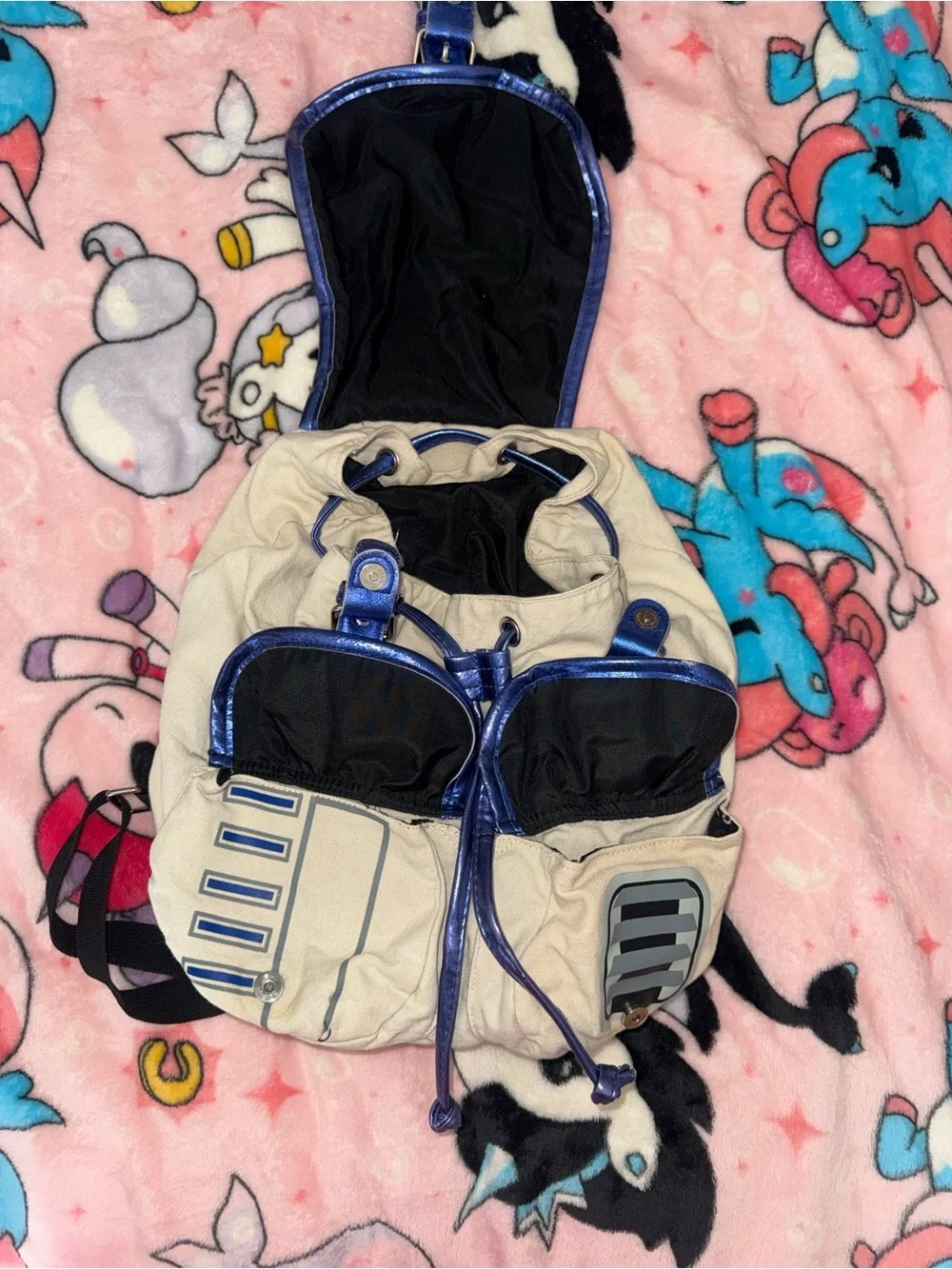 Star Wars R2-D2 backpack with 2 small front pockets